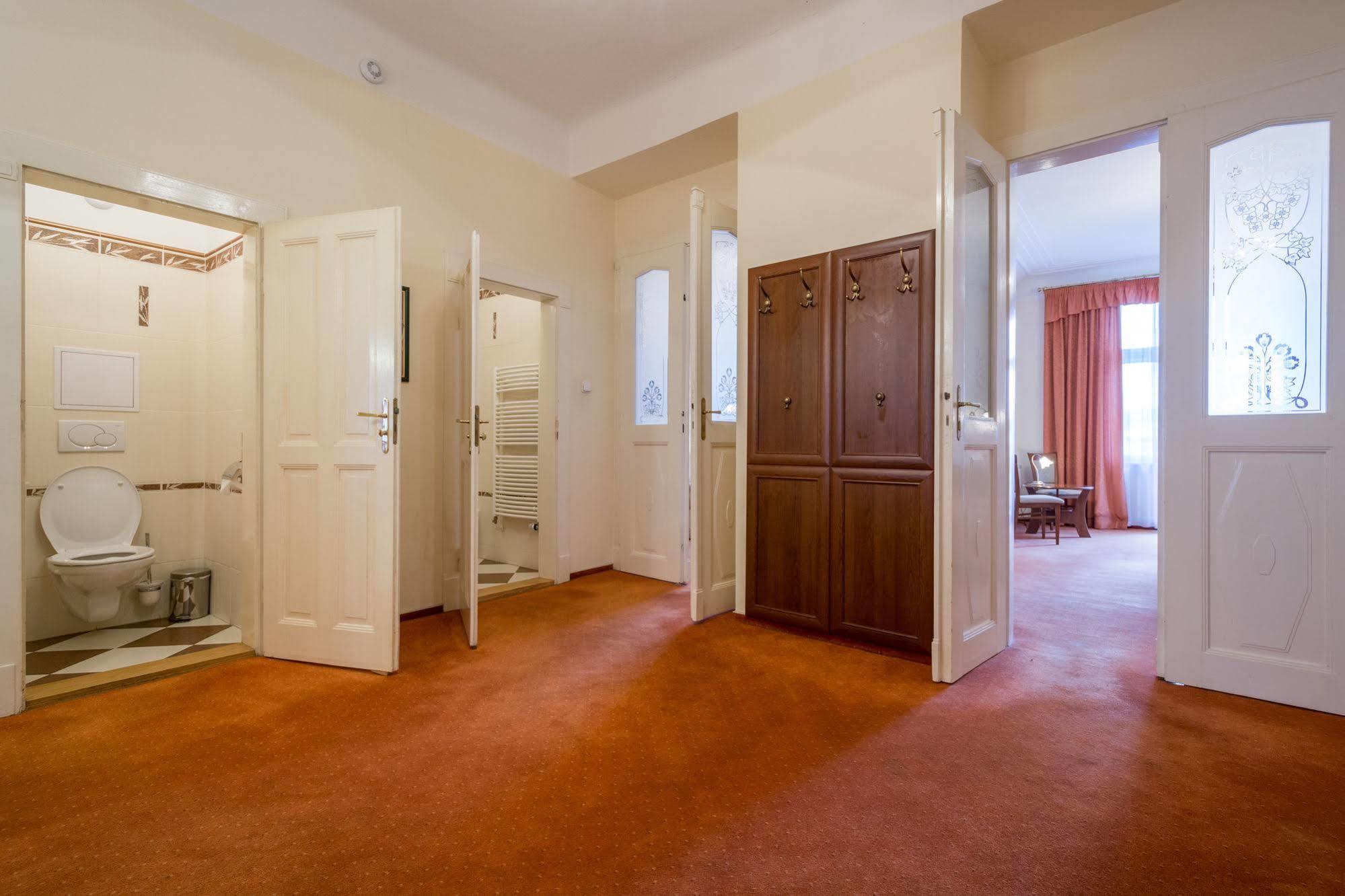 פראג Hotel & Residence Royal Standard מראה חיצוני תמונה