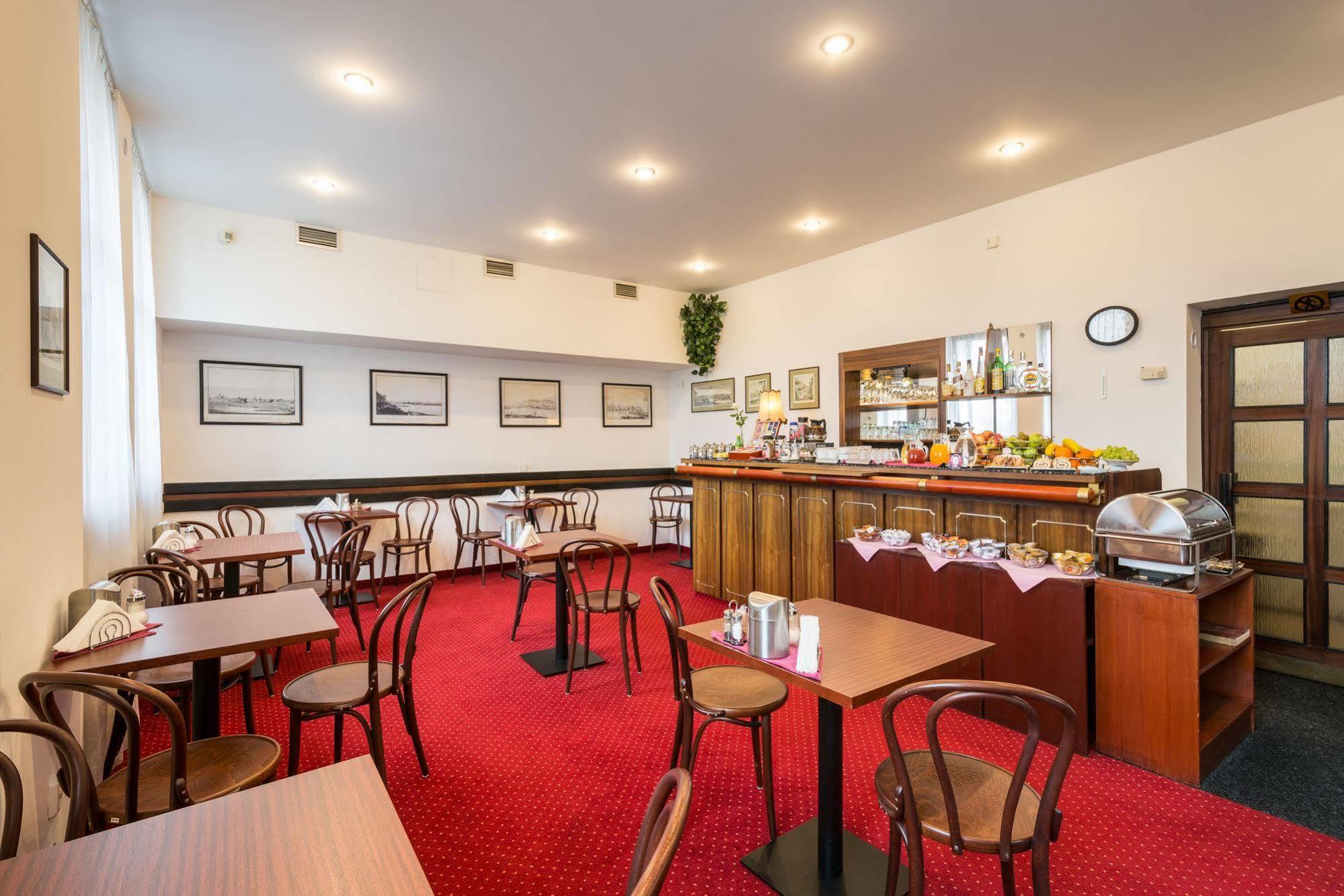 פראג Hotel & Residence Royal Standard מראה חיצוני תמונה